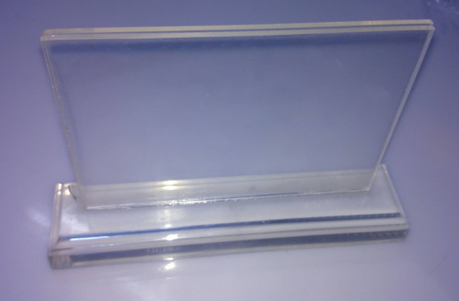 有機玻璃用什么才可以貼穩